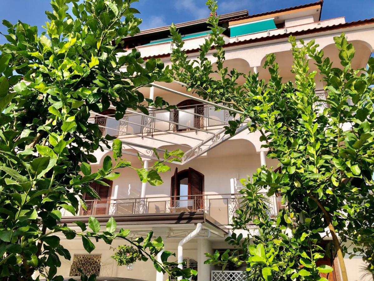 Villa Miriam Ґраньяно Екстер'єр фото